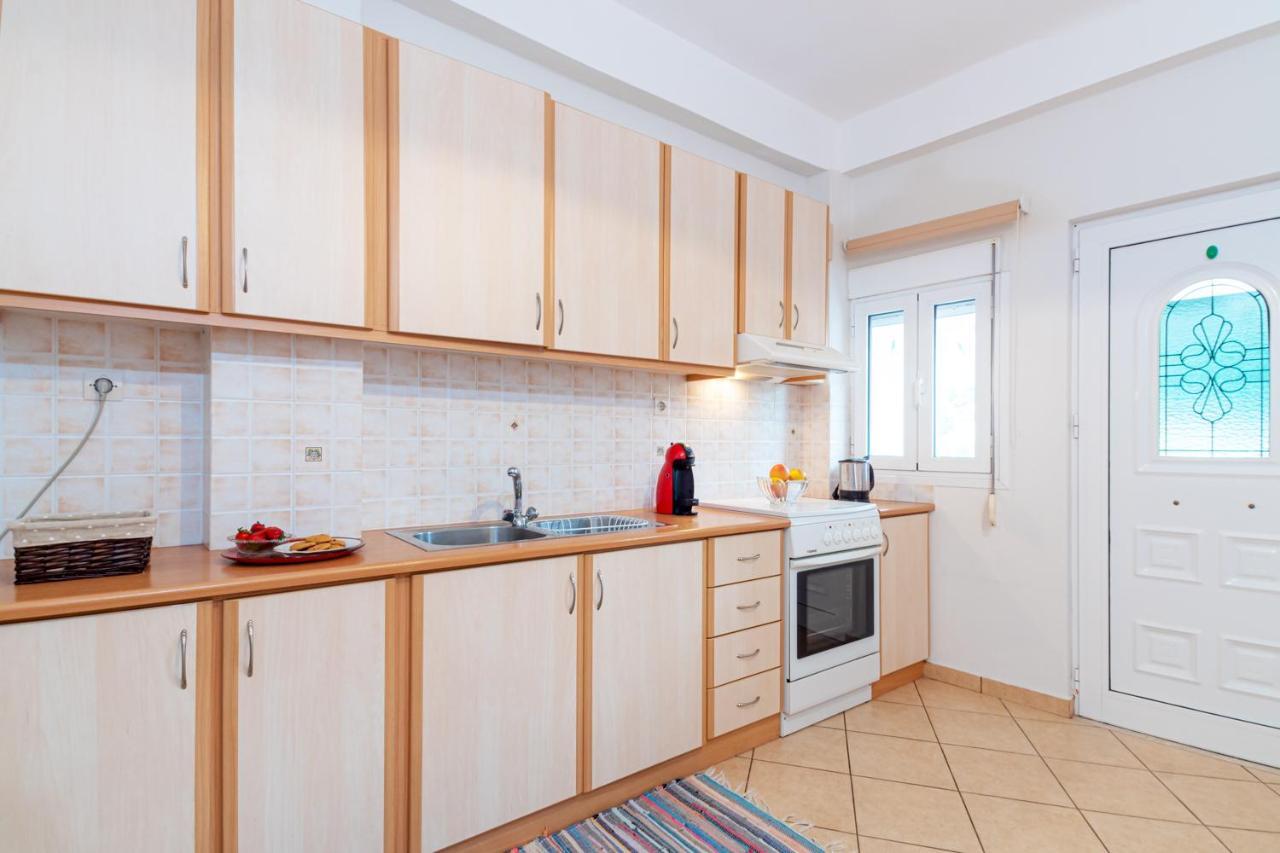 Helen House Apartment ซาครอส ภายนอก รูปภาพ